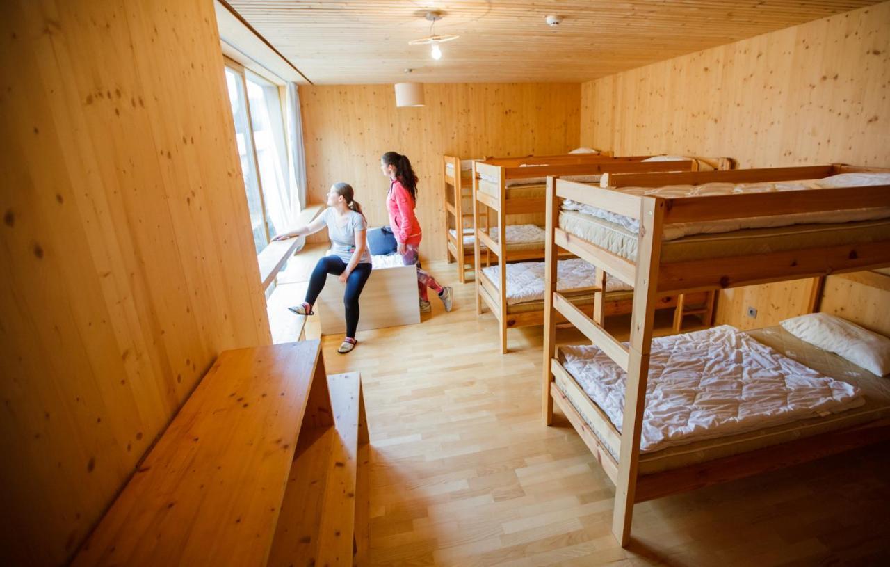 Youth Hostel Punkl Ravne na Koroskem Buitenkant foto